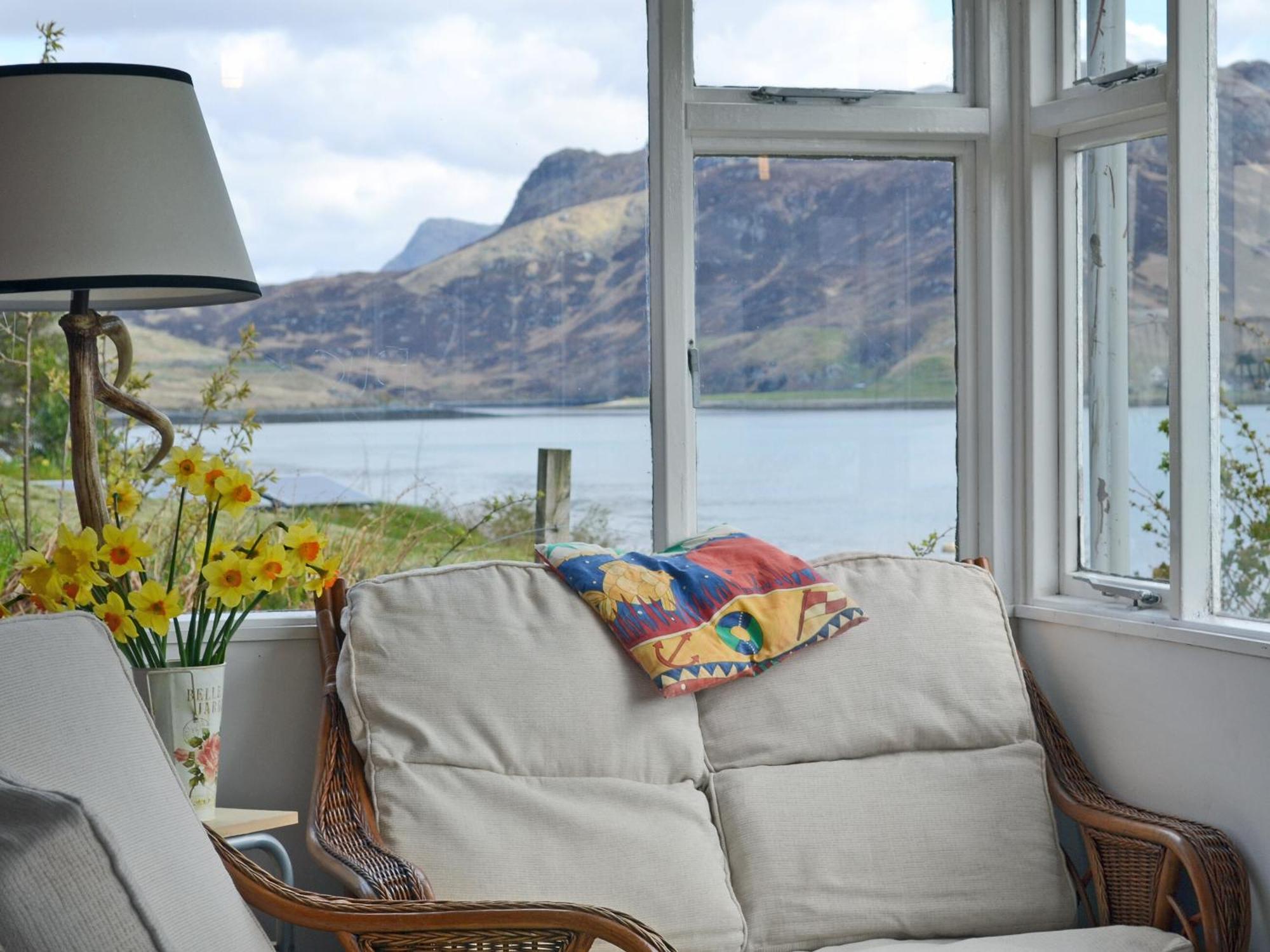 Loch Shore Cottage 唐尼 外观 照片